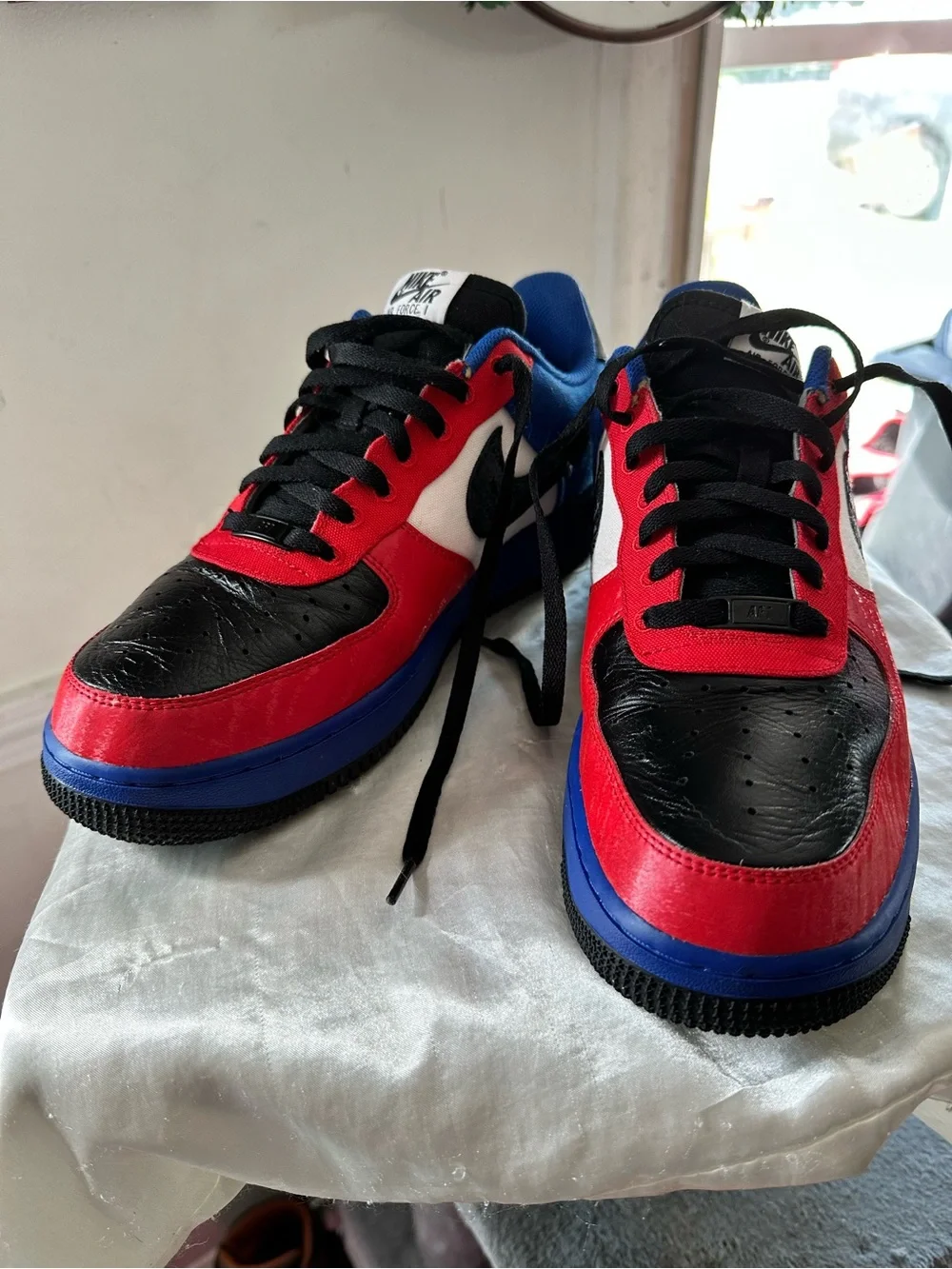 Nike Men’s Red/Black/Blue Low Top Nike Air Force 1 Sneakers